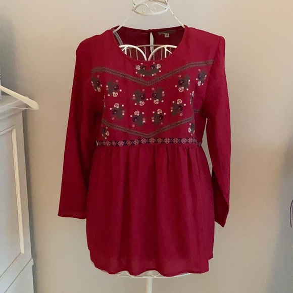 Polagram Tops - LONG sleeve embroidered top